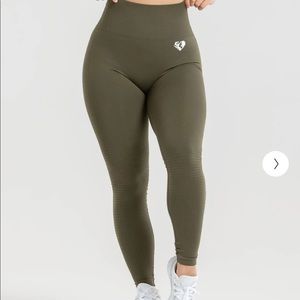 Women’s best leggings. Small